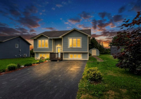 25-27 BISHOPS ROAD, BAY ROBERTS, Newfoundland, Canada A0A 1G0, ,1 BathroomBathrooms,Residential,For Sale,BISHOPS ROAD,6408