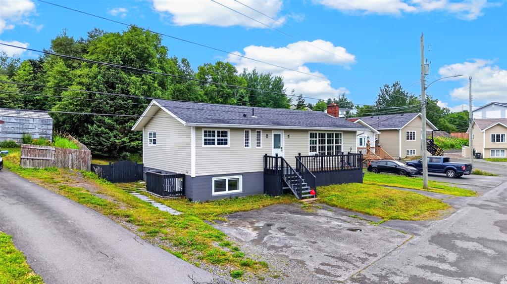 27 VALLEY ROAD, CLARENVILLE, Newfoundland, Canada A5A 1Z8, ,2 BathroomsBathrooms,Residential,For Sale,VALLEY ROAD,6423