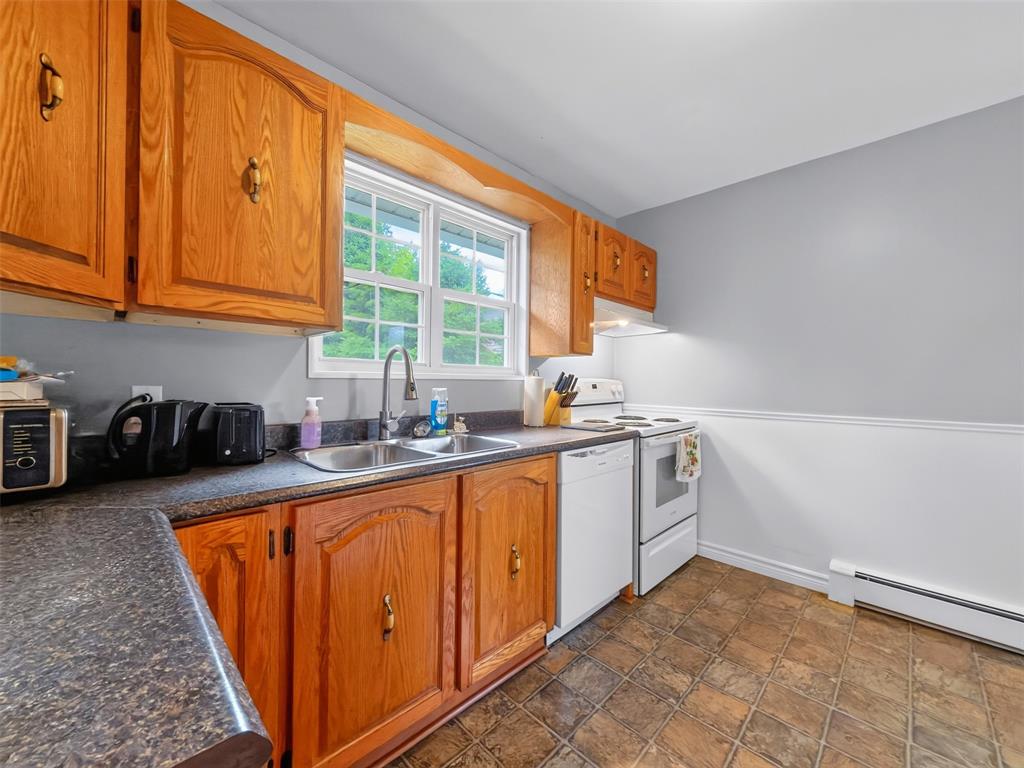 27 VALLEY ROAD, CLARENVILLE, Newfoundland, Canada A5A 1Z8, ,2 BathroomsBathrooms,Residential,For Sale,VALLEY ROAD,6423