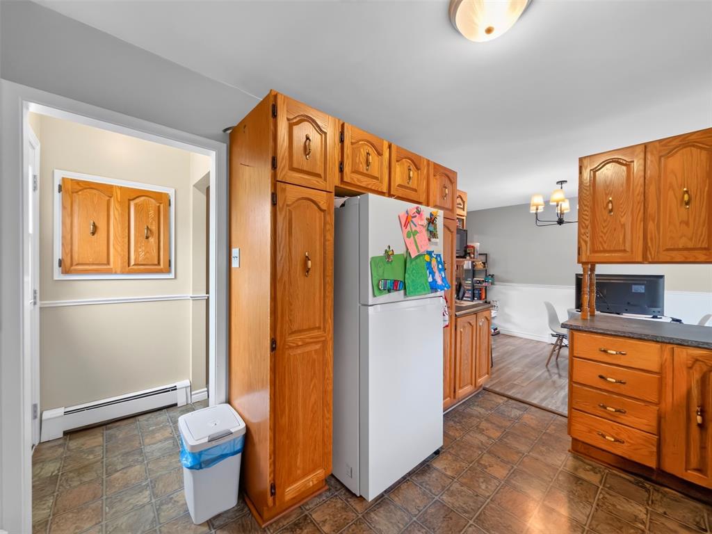 27 VALLEY ROAD, CLARENVILLE, Newfoundland, Canada A5A 1Z8, ,2 BathroomsBathrooms,Residential,For Sale,VALLEY ROAD,6423