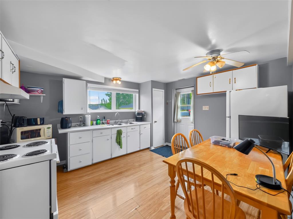 27 VALLEY ROAD, CLARENVILLE, Newfoundland, Canada A5A 1Z8, ,2 BathroomsBathrooms,Residential,For Sale,VALLEY ROAD,6423