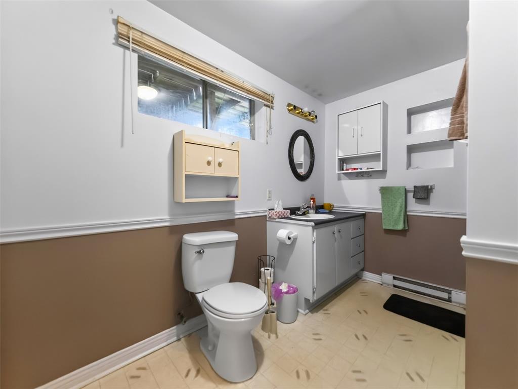 27 VALLEY ROAD, CLARENVILLE, Newfoundland, Canada A5A 1Z8, ,2 BathroomsBathrooms,Residential,For Sale,VALLEY ROAD,6423