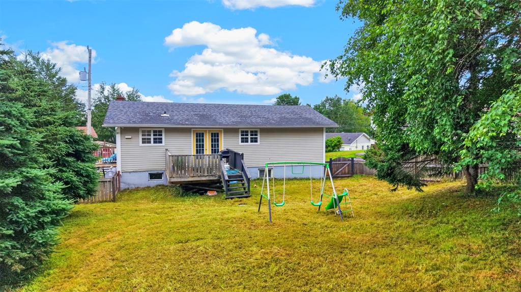 27 VALLEY ROAD, CLARENVILLE, Newfoundland, Canada A5A 1Z8, ,2 BathroomsBathrooms,Residential,For Sale,VALLEY ROAD,6423