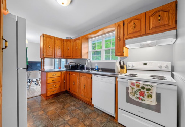 27 VALLEY ROAD, CLARENVILLE, Newfoundland, Canada A5A 1Z8, ,2 BathroomsBathrooms,Residential,For Sale,VALLEY ROAD,6423 27 VALLEY ROAD, CLARENVILLE, Newfoundland, Canada A5A 1Z8, ,2 BathroomsBathrooms,Residential,For Sale,VALLEY ROAD,6423