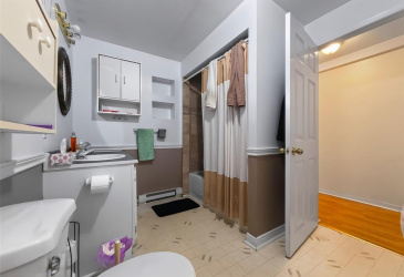 27 VALLEY ROAD, CLARENVILLE, Newfoundland, Canada A5A 1Z8, ,2 BathroomsBathrooms,Residential,For Sale,VALLEY ROAD,6423