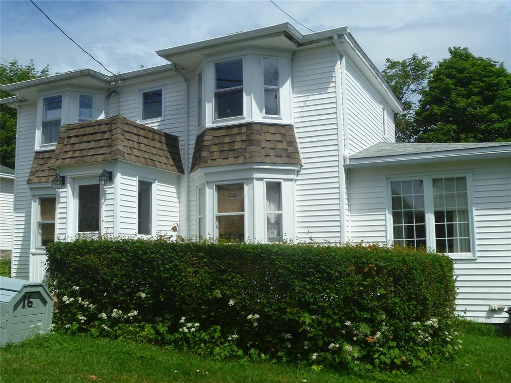 16 MUSGRAVE STREET, CARBONEAR, Newfoundland, Canada A1Y 1B6, ,1 BathroomBathrooms,Residential,Sale Pending,MUSGRAVE STREET,6441
