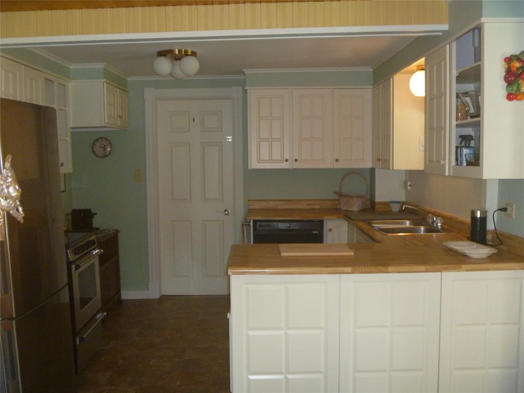 16 MUSGRAVE STREET, CARBONEAR, Newfoundland, Canada A1Y 1B6, ,1 BathroomBathrooms,Residential,Sale Pending,MUSGRAVE STREET,6441