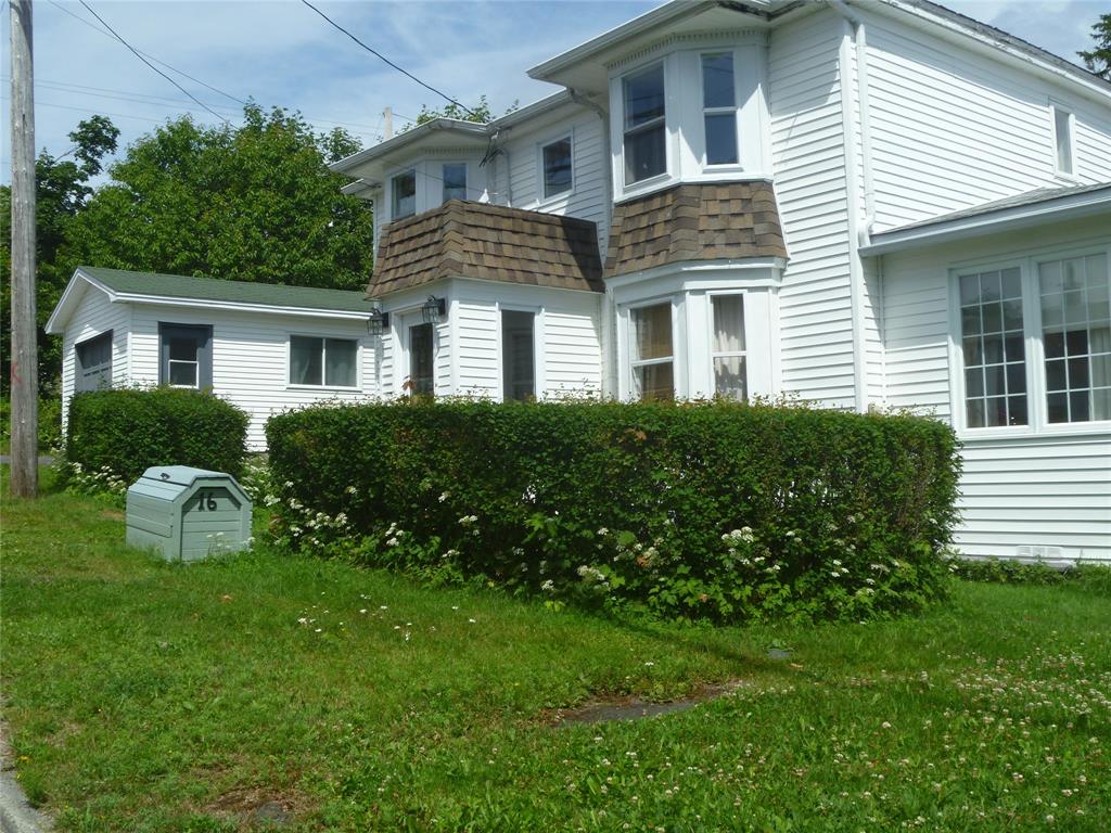 16 MUSGRAVE STREET, CARBONEAR, Newfoundland, Canada A1Y 1B6, ,1 BathroomBathrooms,Residential,Sale Pending,MUSGRAVE STREET,6441