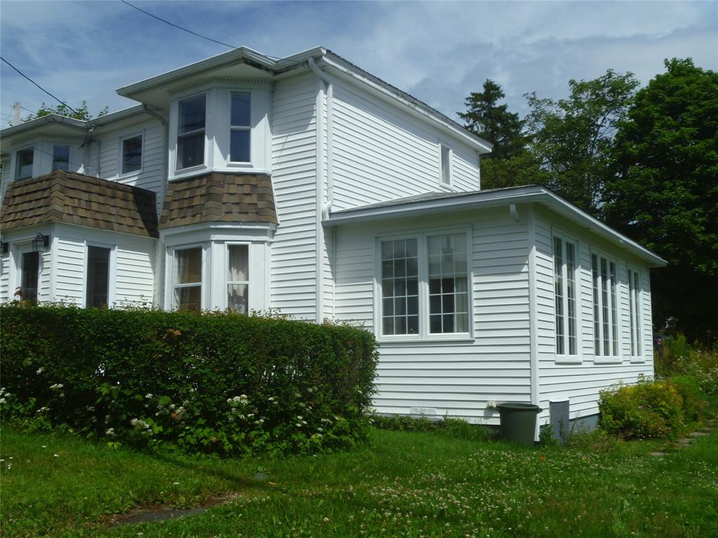 16 MUSGRAVE STREET, CARBONEAR, Newfoundland, Canada A1Y 1B6, ,1 BathroomBathrooms,Residential,Sale Pending,MUSGRAVE STREET,6441