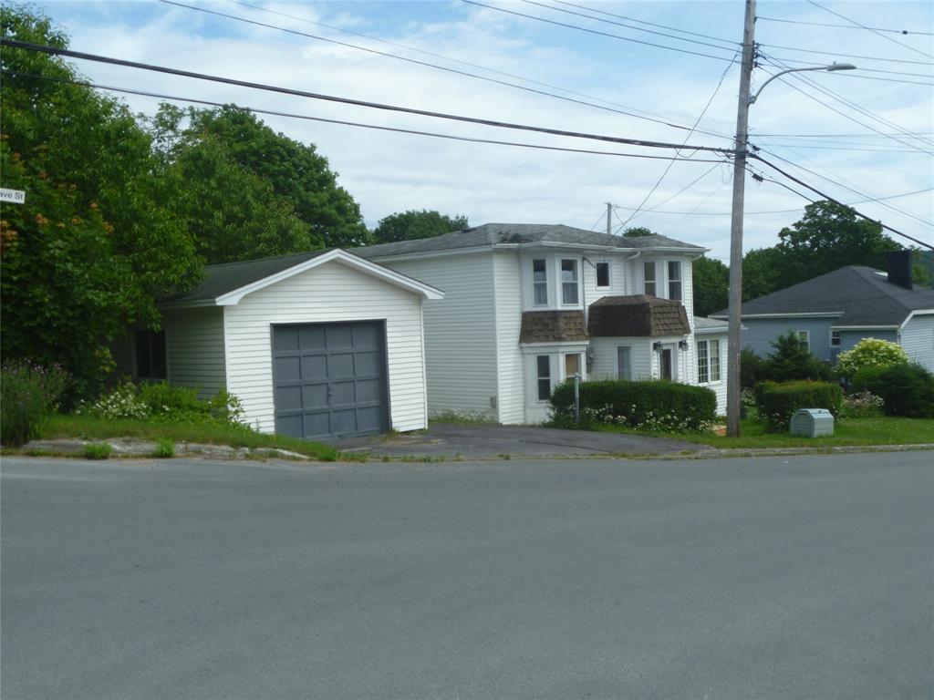 16 MUSGRAVE STREET, CARBONEAR, Newfoundland, Canada A1Y 1B6, ,1 BathroomBathrooms,Residential,Sale Pending,MUSGRAVE STREET,6441