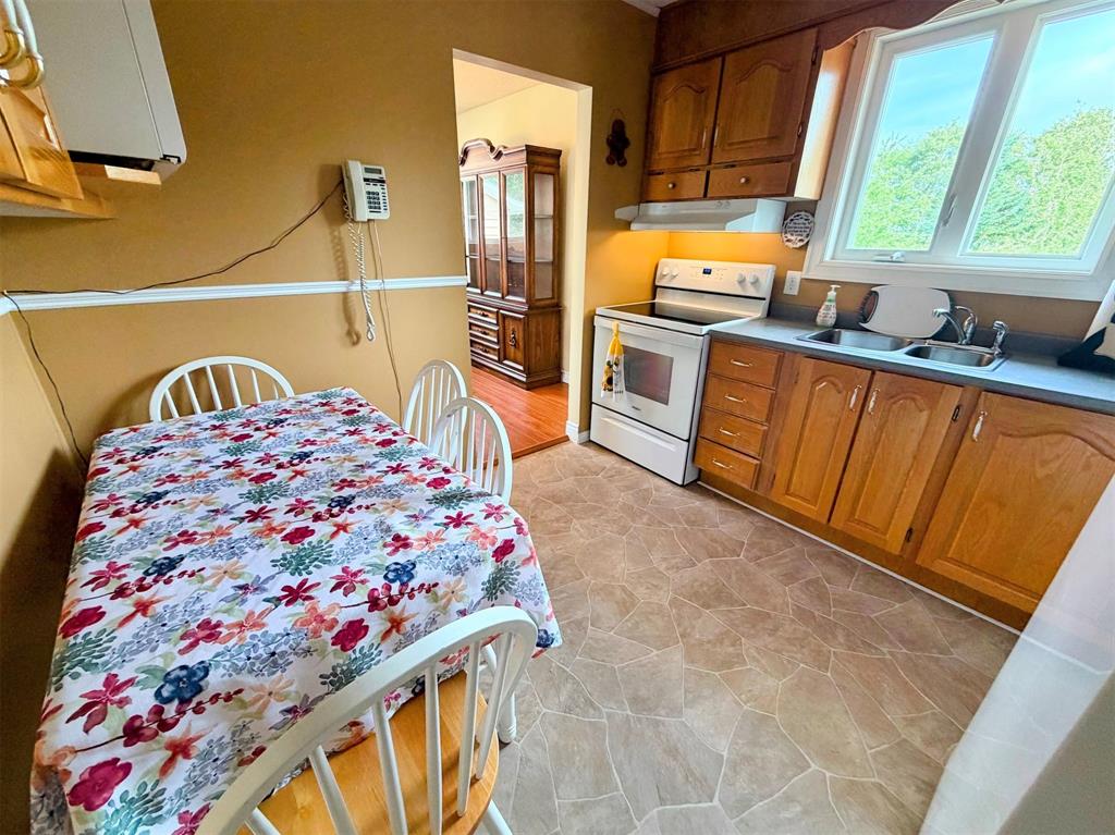 20 PRINCE STREET, CLARENVILLE, Newfoundland, Canada A5A 1W3, ,2 BathroomsBathrooms,Residential,For Sale,PRINCE STREET,6456
