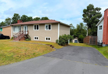 20 PRINCE STREET, CLARENVILLE, Newfoundland, Canada A5A 1W3, ,2 BathroomsBathrooms,Residential,For Sale,PRINCE STREET,6456 20 PRINCE STREET, CLARENVILLE, Newfoundland, Canada A5A 1W3, ,2 BathroomsBathrooms,Residential,For Sale,PRINCE STREET,6456