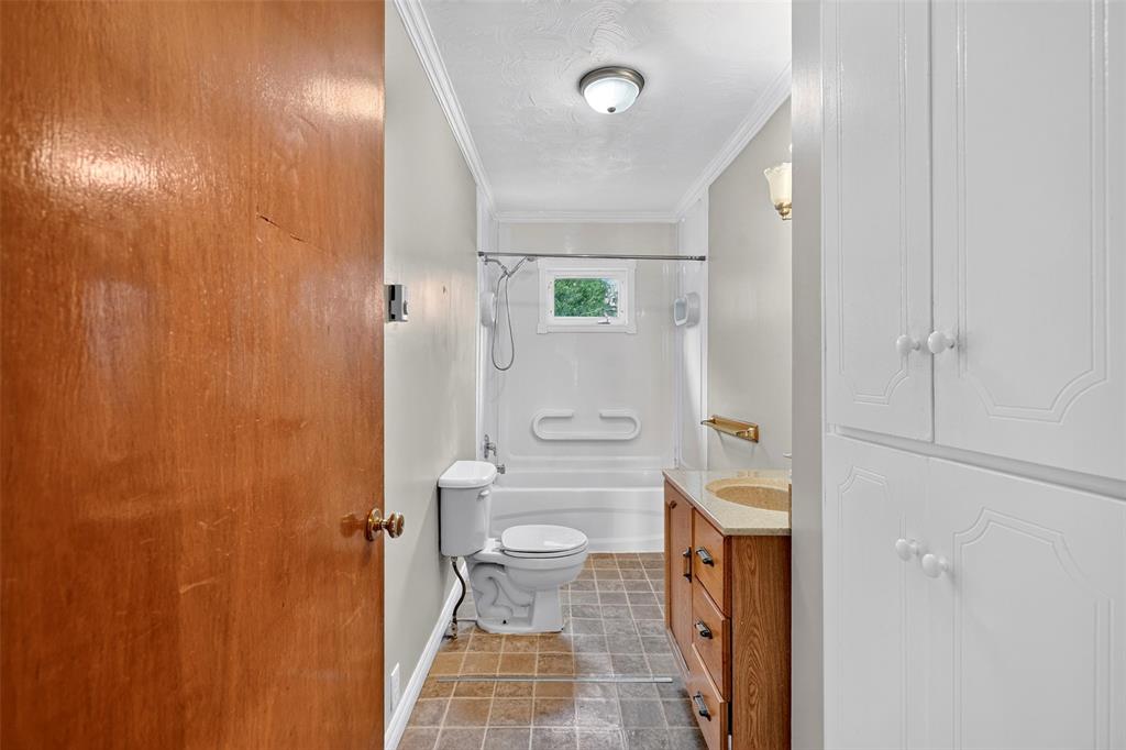253 WATER STREET, BAY ROBERTS, Newfoundland, Canada A0A 1G0, ,1 BathroomBathrooms,Residential,For Sale,WATER STREET,6458