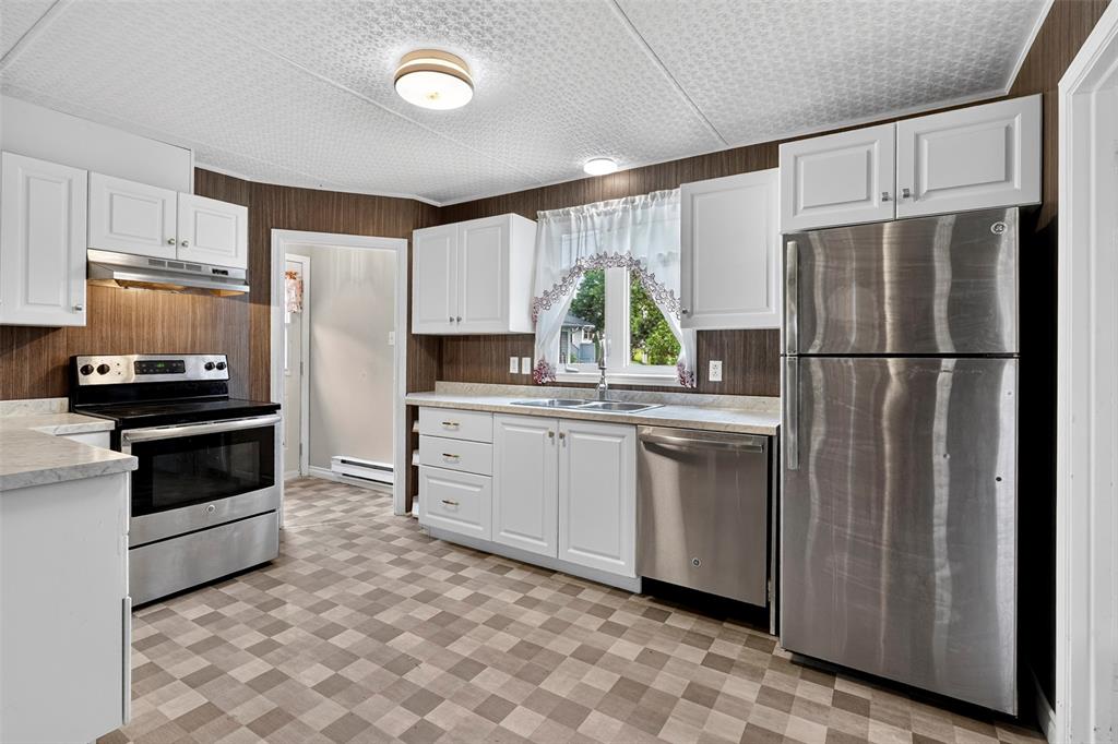 253 WATER STREET, BAY ROBERTS, Newfoundland, Canada A0A 1G0, ,1 BathroomBathrooms,Residential,For Sale,WATER STREET,6458