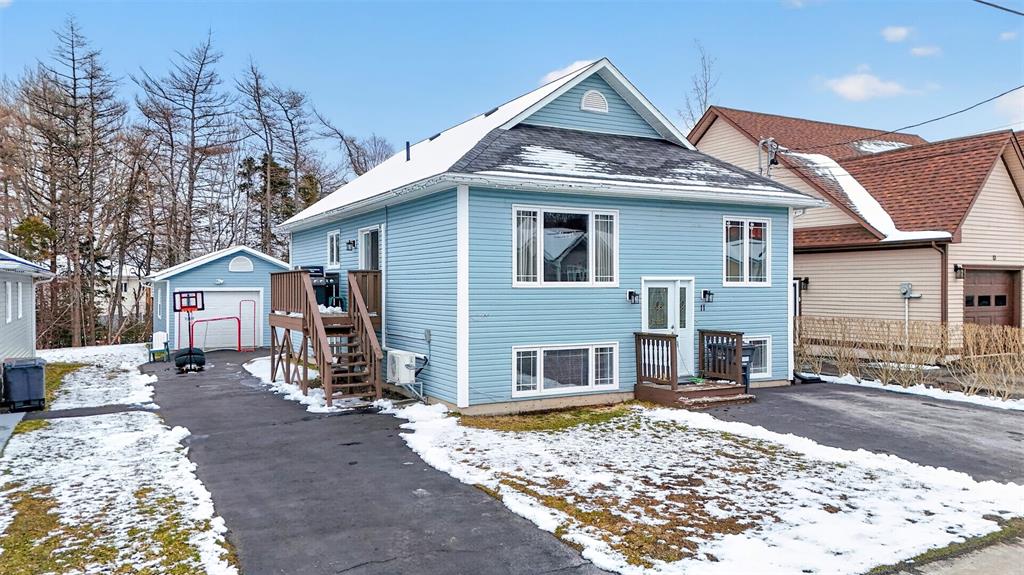 11 CREWE PLACE, CLARENVILLE, Newfoundland, Canada A5A 0A2, ,2 BathroomsBathrooms,Residential,Sale Pending,CREWE PLACE,6482