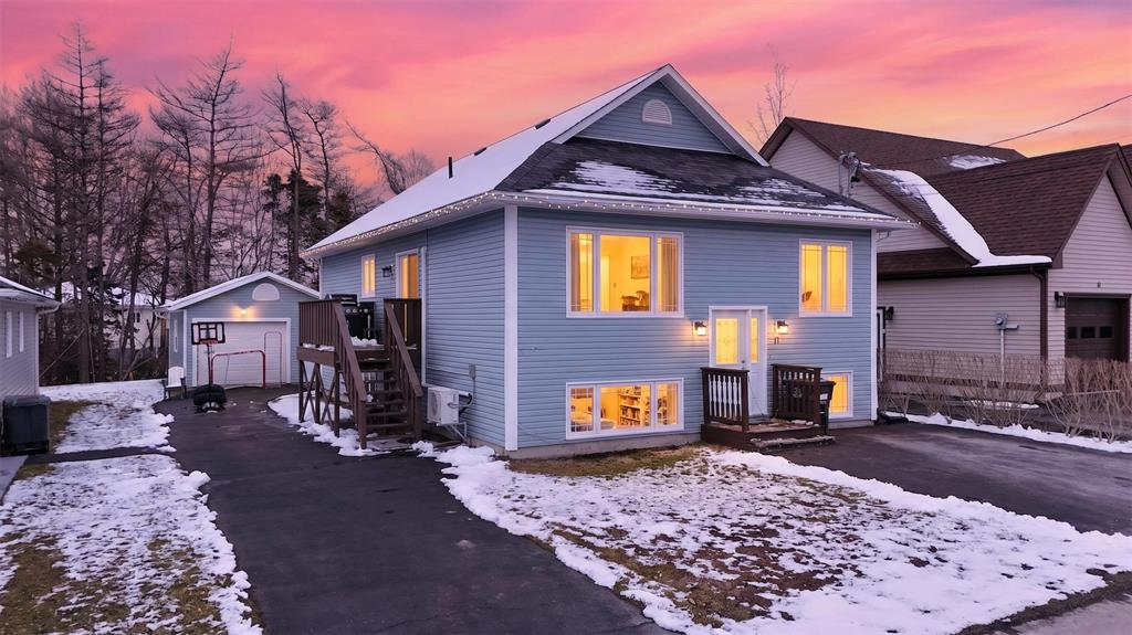 11 CREWE PLACE, CLARENVILLE, Newfoundland, Canada A5A 0A2, ,2 BathroomsBathrooms,Residential,Sale Pending,CREWE PLACE,6482