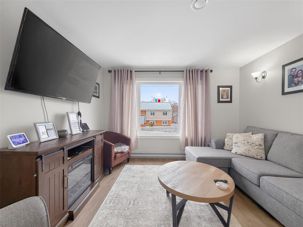 11 CREWE PLACE, CLARENVILLE, Newfoundland, Canada A5A 0A2, ,2 BathroomsBathrooms,Residential,Sale Pending,CREWE PLACE,6482