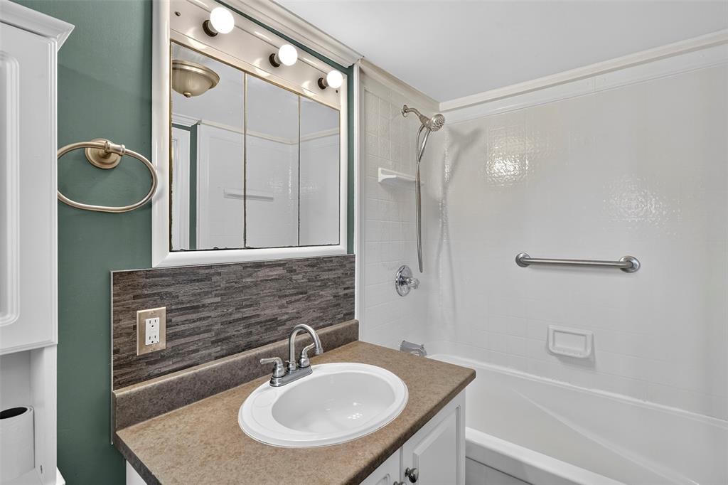 87 CONCEPTION BAY HIGHWAY, BAY ROBERTS, Newfoundland, Canada A0A 1G0, ,1 BathroomBathrooms,Residential,For Sale,CONCEPTION BAY HIGHWAY,6490