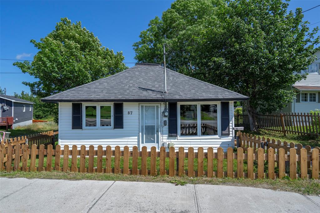 87 CONCEPTION BAY HIGHWAY, BAY ROBERTS, Newfoundland, Canada A0A 1G0, ,1 BathroomBathrooms,Residential,For Sale,CONCEPTION BAY HIGHWAY,6490