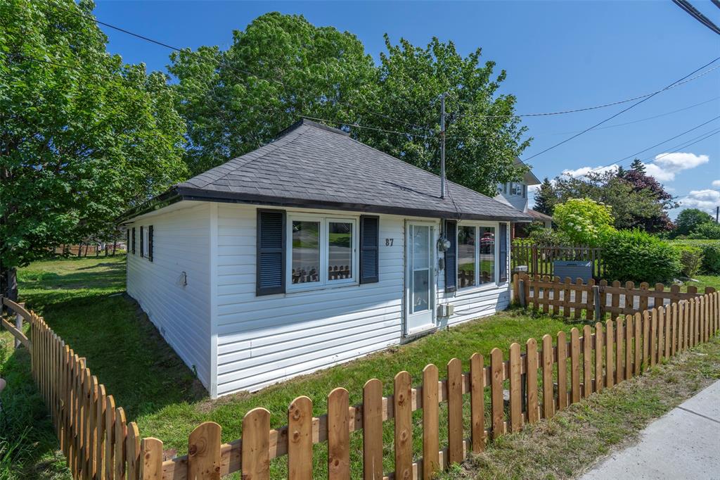 87 CONCEPTION BAY HIGHWAY, BAY ROBERTS, Newfoundland, Canada A0A 1G0, ,1 BathroomBathrooms,Residential,For Sale,CONCEPTION BAY HIGHWAY,6490