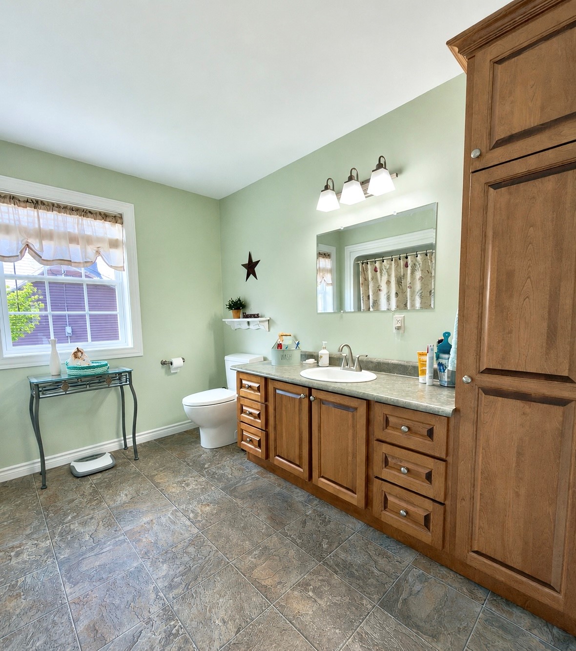76 CLEARWATER DRIVE, CLARENVILLE, Newfoundland, Canada A5A 4P6, ,2 BathroomsBathrooms,Residential,For Sale,CLEARWATER DRIVE,6494
