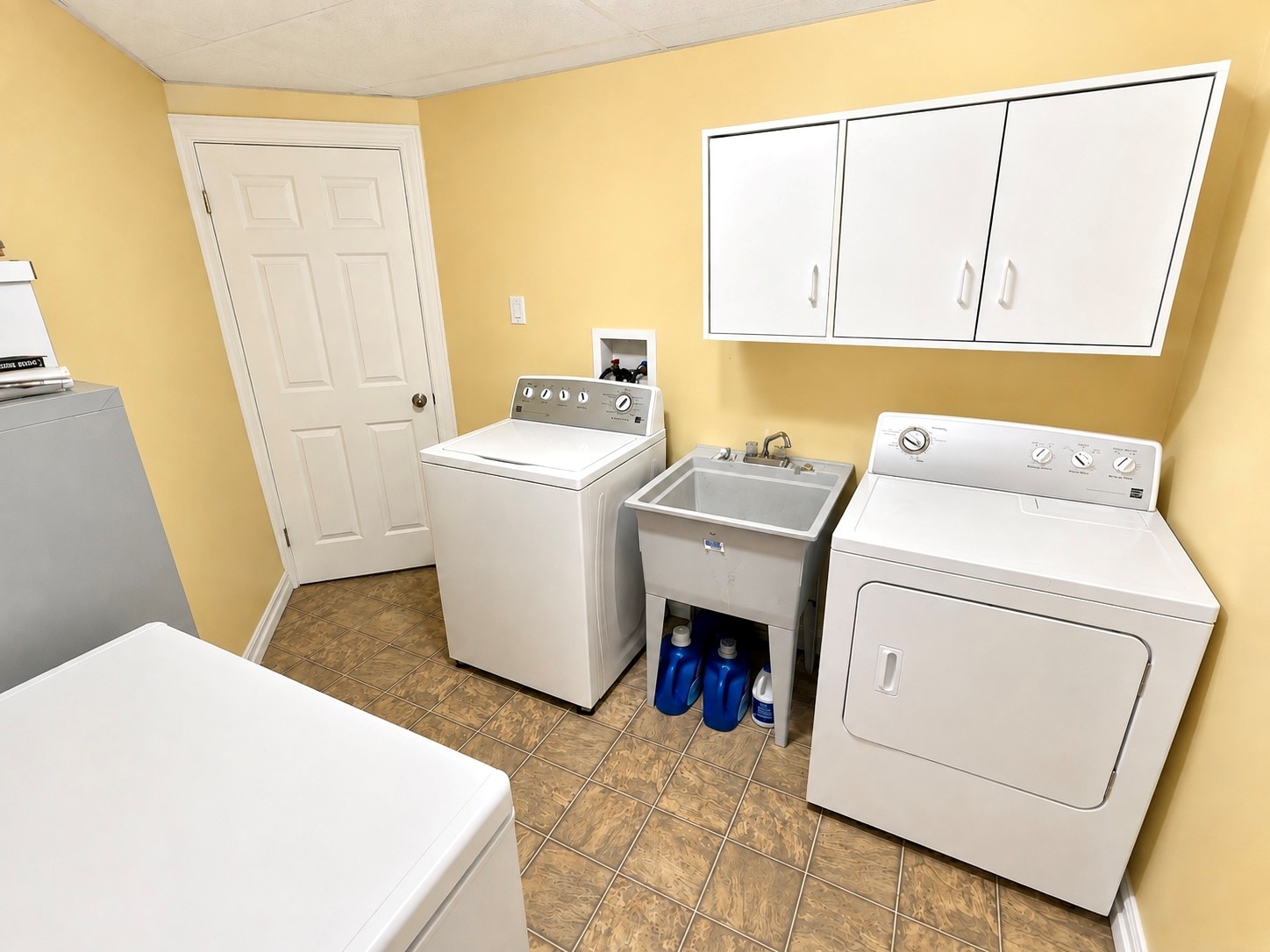 76 CLEARWATER DRIVE, CLARENVILLE, Newfoundland, Canada A5A 4P6, ,2 BathroomsBathrooms,Residential,For Sale,CLEARWATER DRIVE,6494
