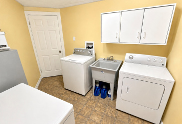 76 CLEARWATER DRIVE, CLARENVILLE, Newfoundland, Canada A5A 4P6, ,2 BathroomsBathrooms,Residential,For Sale,CLEARWATER DRIVE,6494