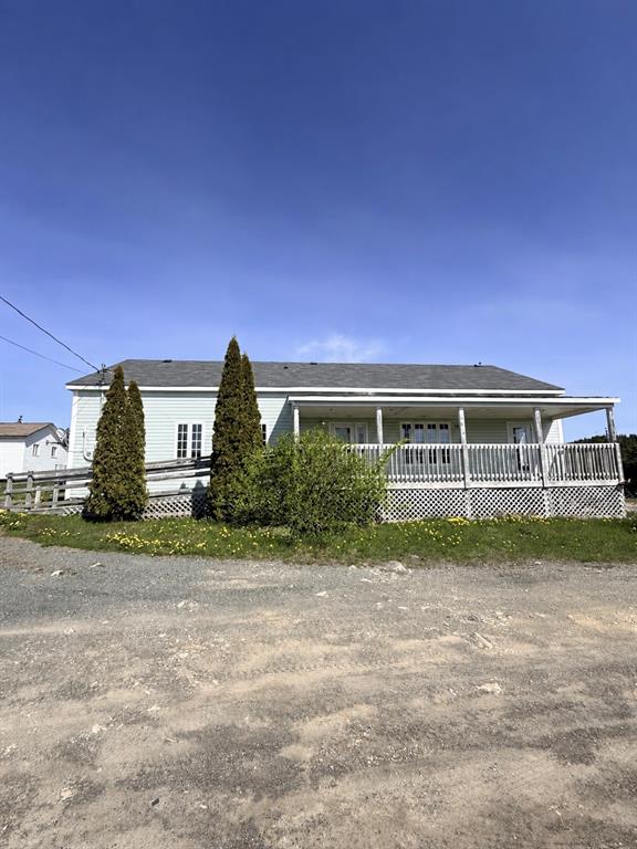 2 SCHOOL HILL, BURGOYNE'S COVE, Newfoundland, Canada A0C 1G0, ,2 BathroomsBathrooms,Residential,For Sale,SCHOOL HILL,6500