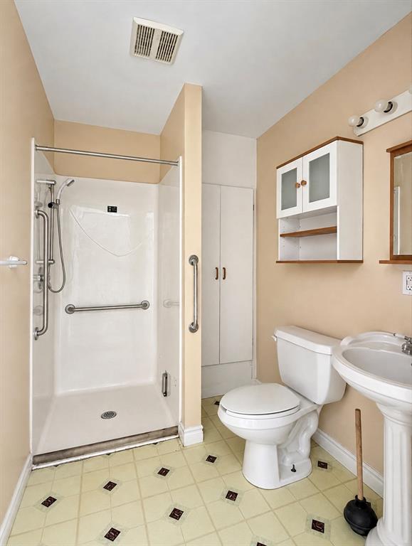 2 SCHOOL HILL, BURGOYNE'S COVE, Newfoundland, Canada A0C 1G0, ,2 BathroomsBathrooms,Residential,For Sale,SCHOOL HILL,6500