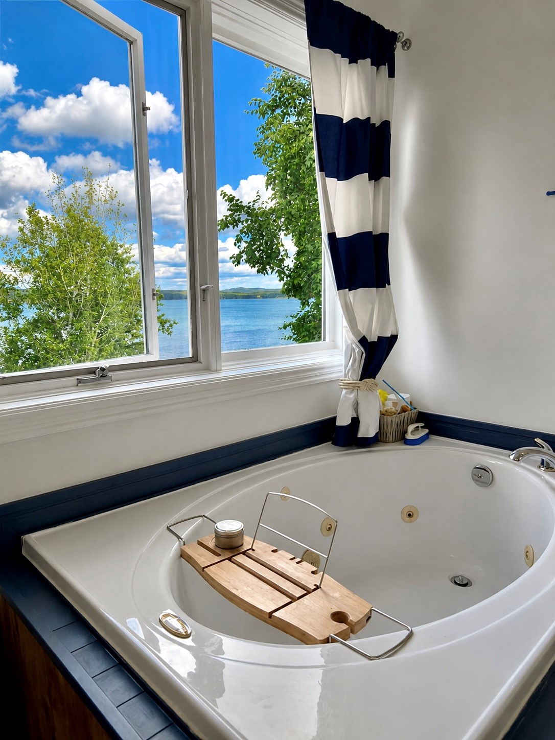 13-15 MUNICIPAL SQUARE, CLARENVILLE, Newfoundland, Canada A5A 1T4, ,2 BathroomsBathrooms,Residential,For Sale,MUNICIPAL SQUARE,6501