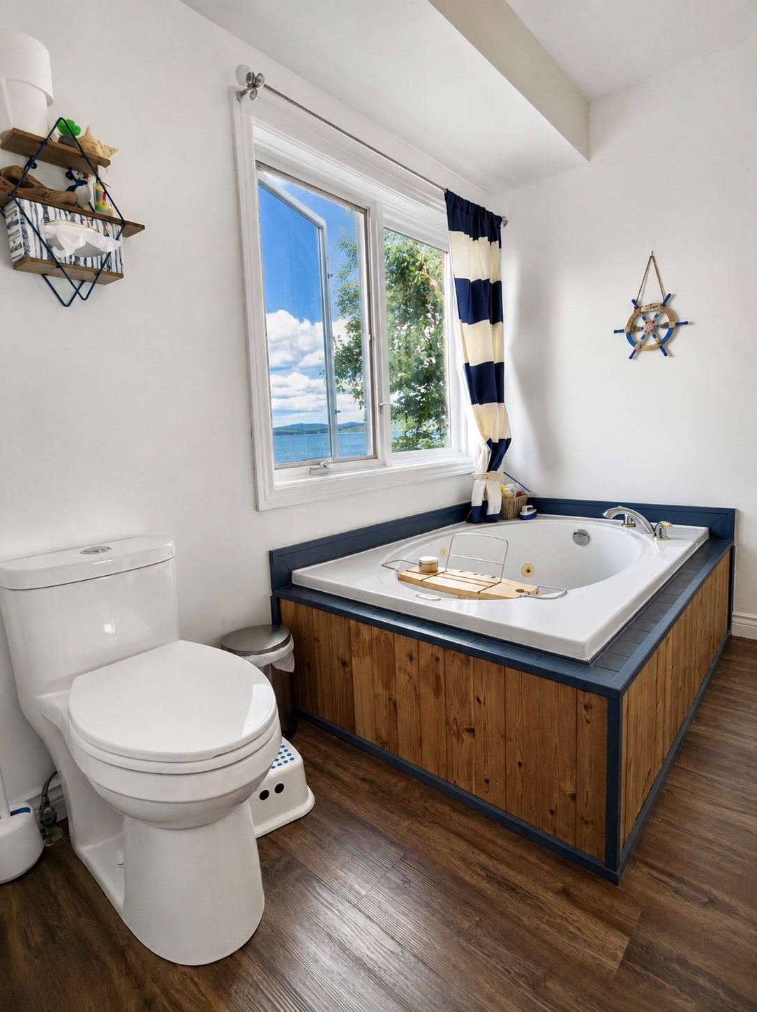 13-15 MUNICIPAL SQUARE, CLARENVILLE, Newfoundland, Canada A5A 1T4, ,2 BathroomsBathrooms,Residential,For Sale,MUNICIPAL SQUARE,6501