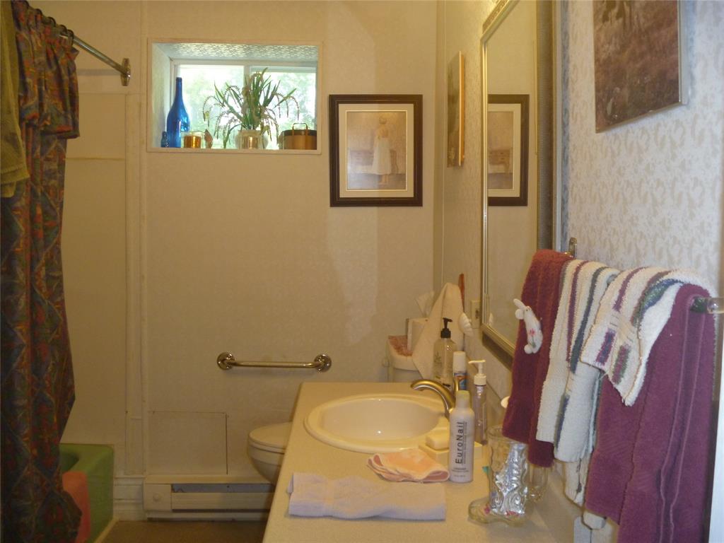 16 PATRICK STREET, CARBONEAR, Newfoundland, Canada A1Y 1B7, ,2 BathroomsBathrooms,Residential,For Sale,PATRICK STREET,6502