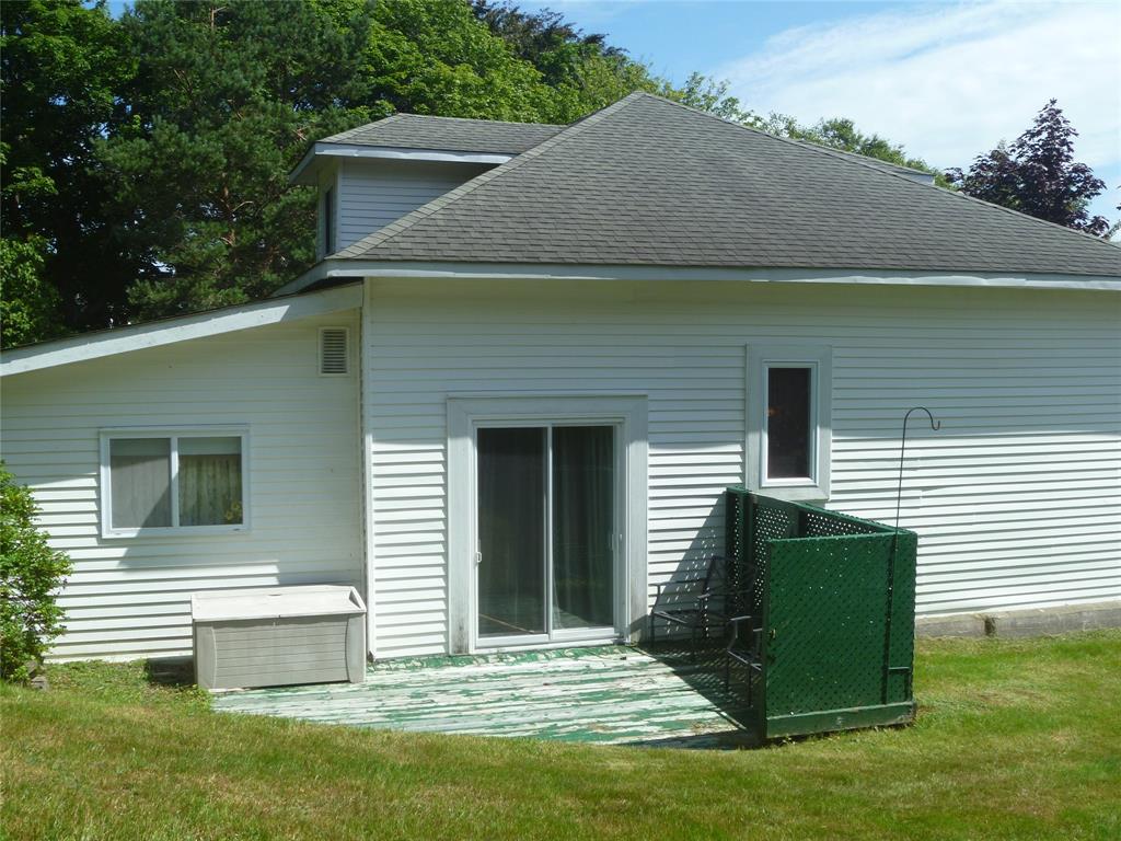 16 PATRICK STREET, CARBONEAR, Newfoundland, Canada A1Y 1B7, ,2 BathroomsBathrooms,Residential,For Sale,PATRICK STREET,6502