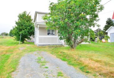 365 WATER STREET, BAY ROBERTS, Newfoundland, Canada A0A 1G0, ,1 BathroomBathrooms,Residential,For Sale,WATER STREET,6508