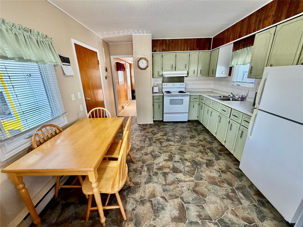 14 FAIRVIEW COURT, CLARENVILLE, Newfoundland, Canada A5A 4G5, ,1 BathroomBathrooms,Residential,For Sale,FAIRVIEW COURT,6517
