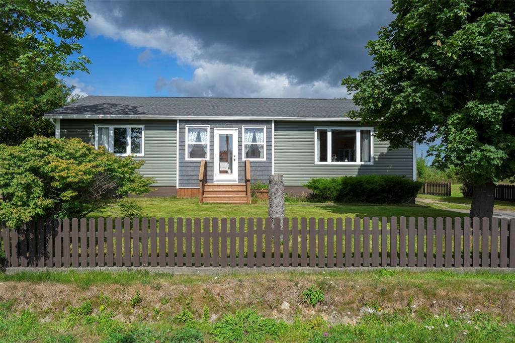 12 NEW ROAD HILL, BAY ROBERTS, Newfoundland, Canada A0A 3V0, ,1 BathroomBathrooms,Residential,For Sale,NEW ROAD HILL,6530