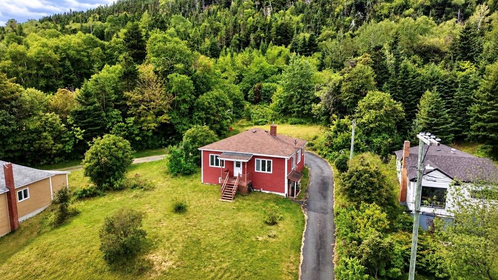 94 MEMORIAL DRIVE, CLARENVILLE, Newfoundland, Canada A5A 1N4, ,2 BathroomsBathrooms,Residential,For Sale,MEMORIAL DRIVE,6531