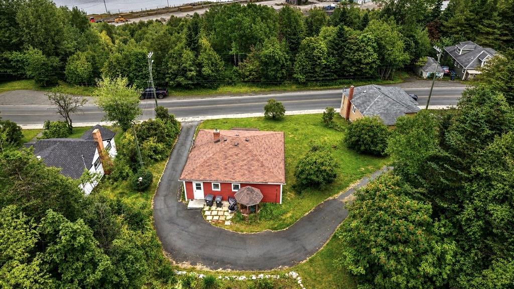 94 MEMORIAL DRIVE, CLARENVILLE, Newfoundland, Canada A5A 1N4, ,2 BathroomsBathrooms,Residential,For Sale,MEMORIAL DRIVE,6531