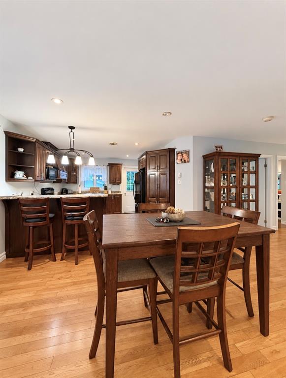 22 GREGORY DRIVE, CLARENVILLE, Newfoundland, Canada A5A 4H3, ,2 BathroomsBathrooms,Residential,For Sale,GREGORY DRIVE,6533