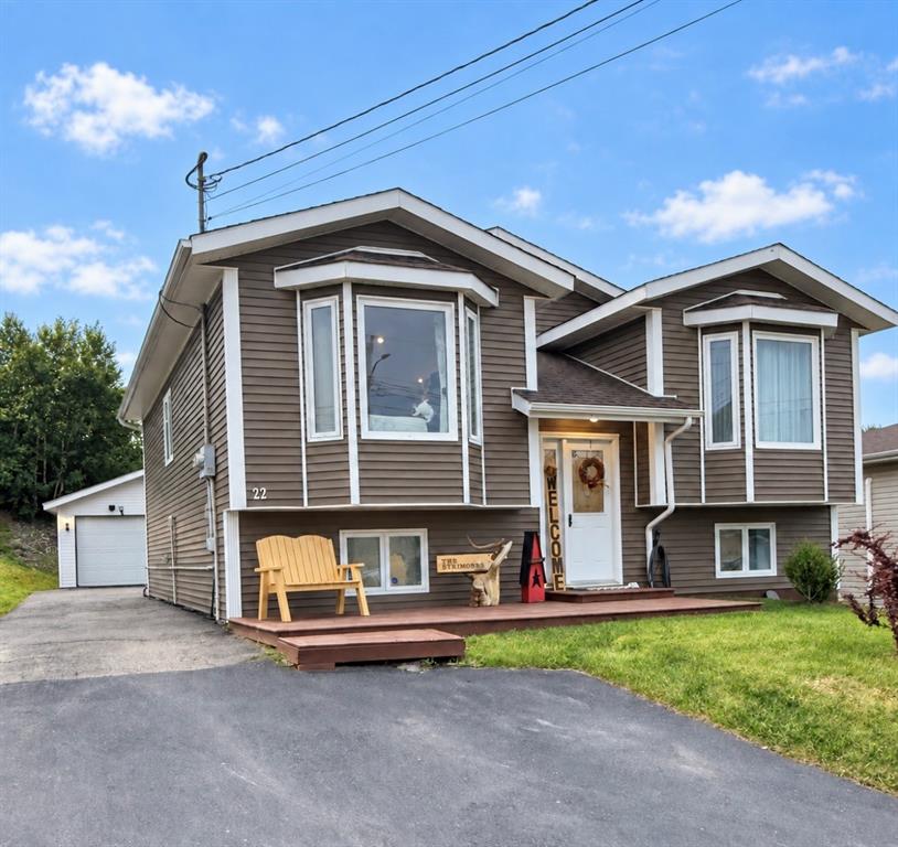 22 GREGORY DRIVE, CLARENVILLE, Newfoundland, Canada A5A 4H3, ,2 BathroomsBathrooms,Residential,For Sale,GREGORY DRIVE,6533