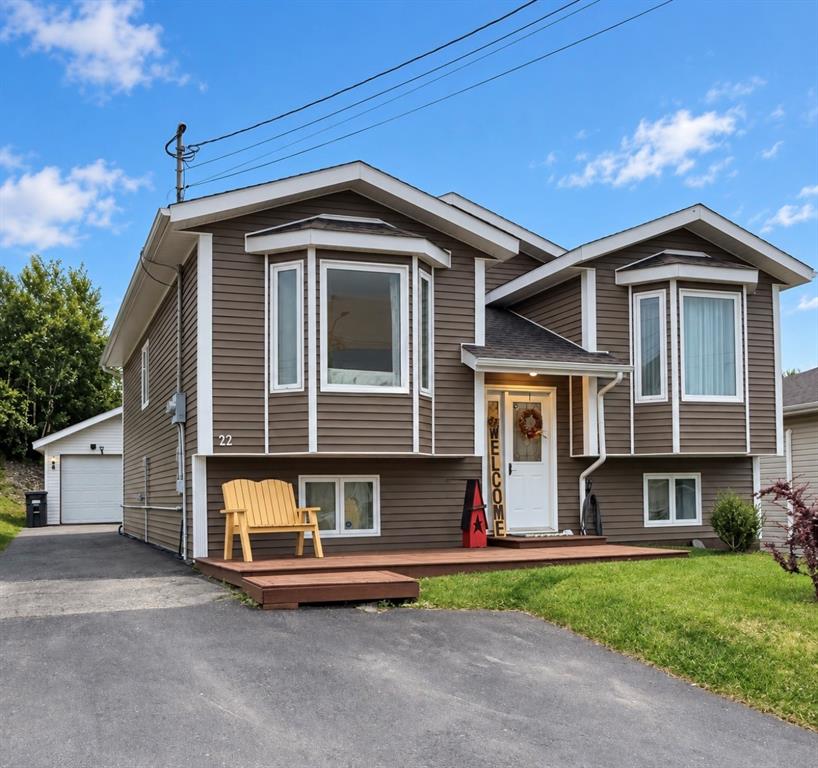 22 GREGORY DRIVE, CLARENVILLE, Newfoundland, Canada A5A 4H3, ,2 BathroomsBathrooms,Residential,For Sale,GREGORY DRIVE,6533