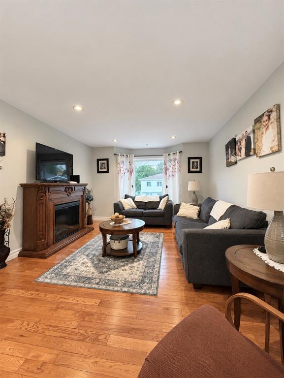 22 GREGORY DRIVE, CLARENVILLE, Newfoundland, Canada A5A 4H3, ,2 BathroomsBathrooms,Residential,For Sale,GREGORY DRIVE,6533