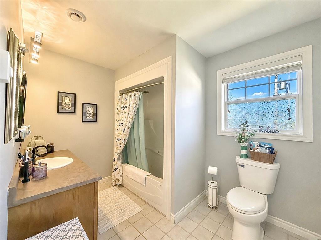 1 HIBERNIA DRIVE, CLARENVILLE, Newfoundland, Canada A5A 1H4, ,1 BathroomBathrooms,Residential,For Sale,HIBERNIA DRIVE,6534