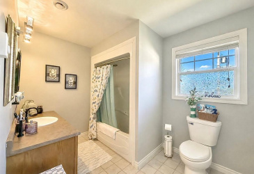 1 HIBERNIA DRIVE, CLARENVILLE, Newfoundland, Canada A5A 1H4, ,1 BathroomBathrooms,Residential,For Sale,HIBERNIA DRIVE,6534 1 HIBERNIA DRIVE, CLARENVILLE, Newfoundland, Canada A5A 1H4, ,1 BathroomBathrooms,Residential,For Sale,HIBERNIA DRIVE,6534