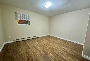 3 SWAN AVENUE, CLARENVILLE, Newfoundland, Canada A5A 1Y1, ,2 BathroomsBathrooms,Residential,For Sale,SWAN AVENUE,6535