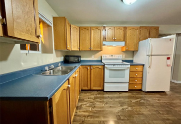 3 SWAN AVENUE, CLARENVILLE, Newfoundland, Canada A5A 1Y1, ,2 BathroomsBathrooms,Residential,For Sale,SWAN AVENUE,6535