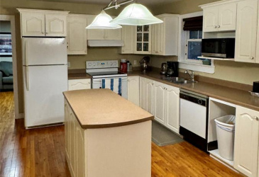 3 SWAN AVENUE, CLARENVILLE, Newfoundland, Canada A5A 1Y1, ,2 BathroomsBathrooms,Residential,For Sale,SWAN AVENUE,6535