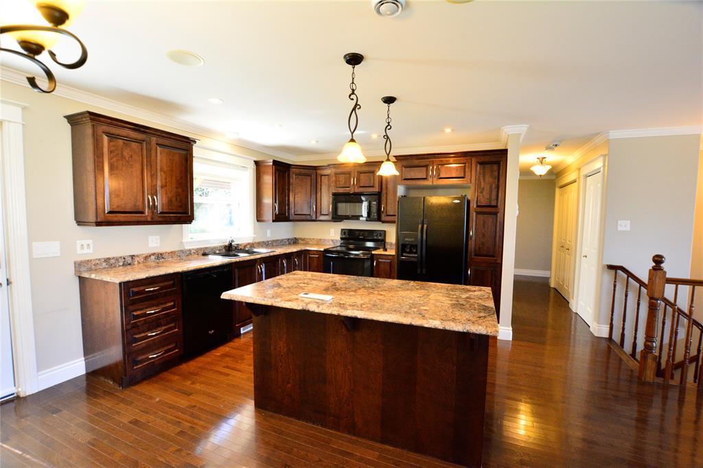 11 LOGAN STREET, PARADISE, Newfoundland, Canada A1L 0H5, ,3 BathroomsBathrooms,Residential,For Sale,LOGAN STREET,6548