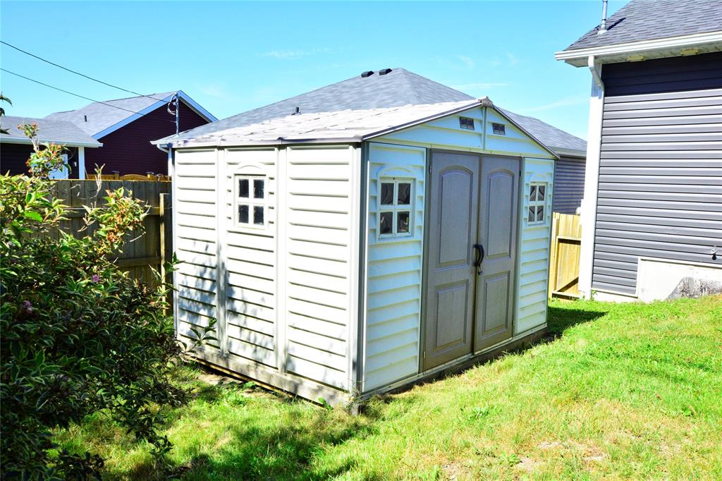 11 LOGAN STREET, PARADISE, Newfoundland, Canada A1L 0H5, ,3 BathroomsBathrooms,Residential,For Sale,LOGAN STREET,6548