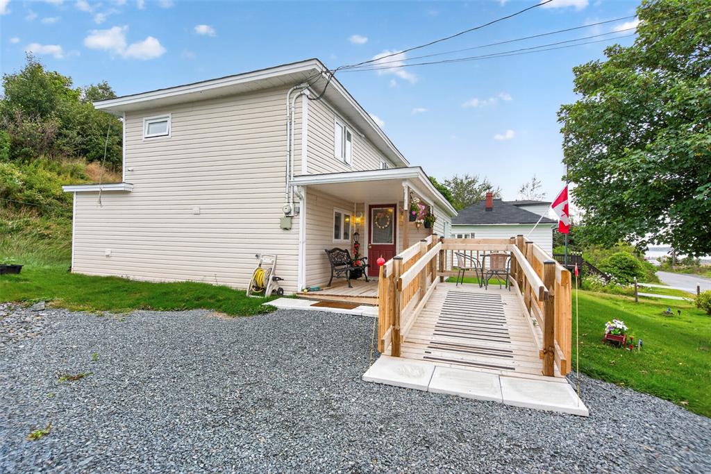 93 COLEYS POIND SOUTH ROAD, BAY ROBERTS, Newfoundland, Canada A0A 1X0, ,1 BathroomBathrooms,Residential,For Sale,COLEYS POIND SOUTH ROAD,6553